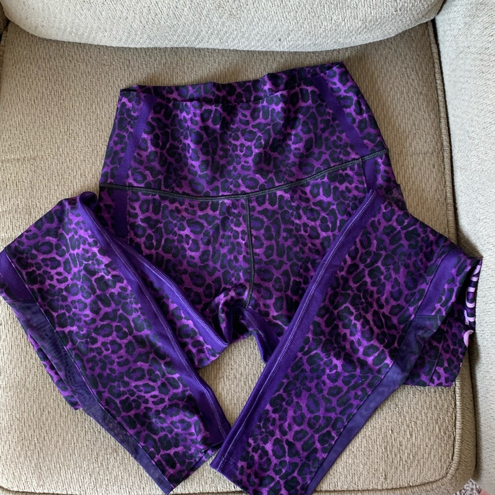 Peloton Sunday’s with Love leggings